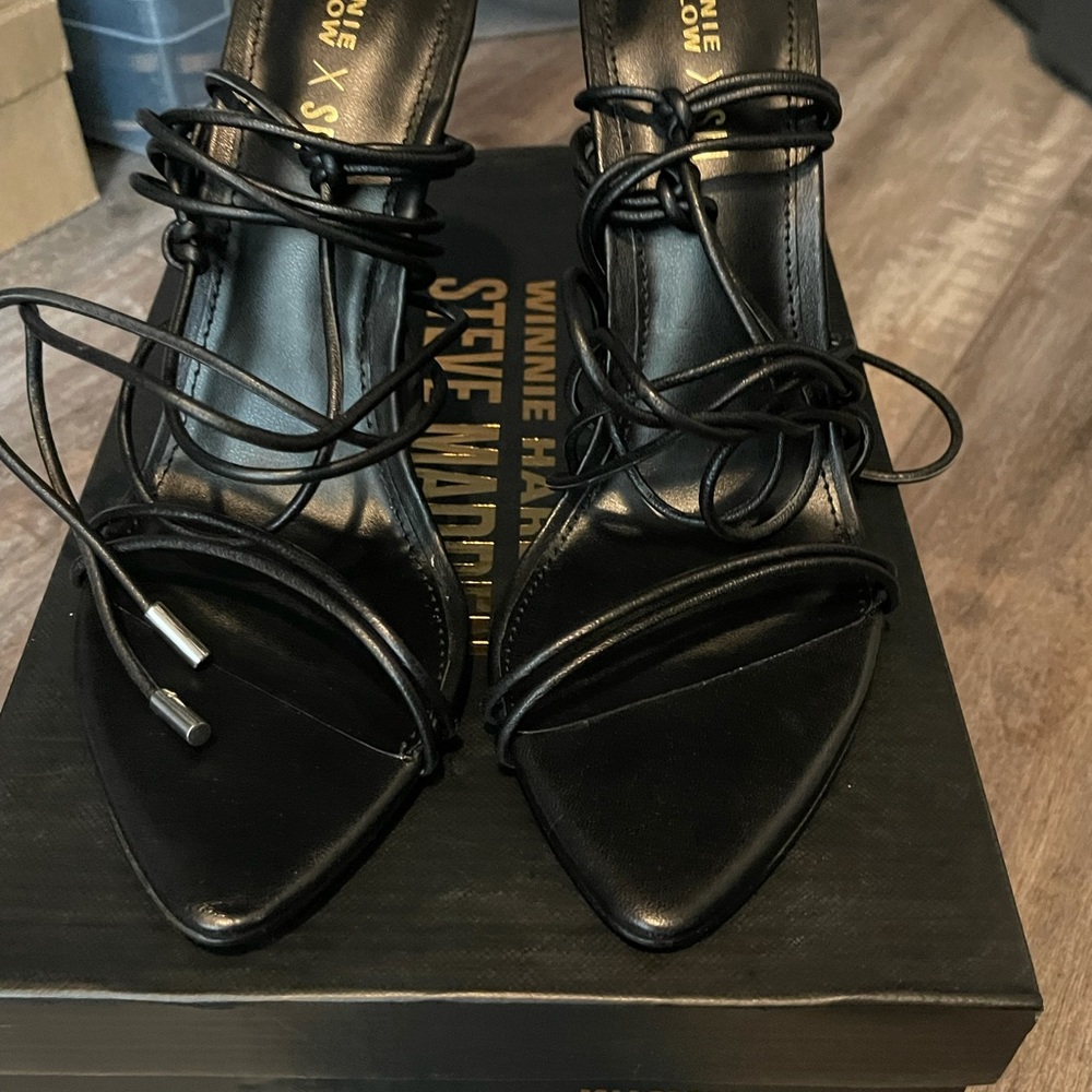 Steve Madden X Winnie Harlow Sandle